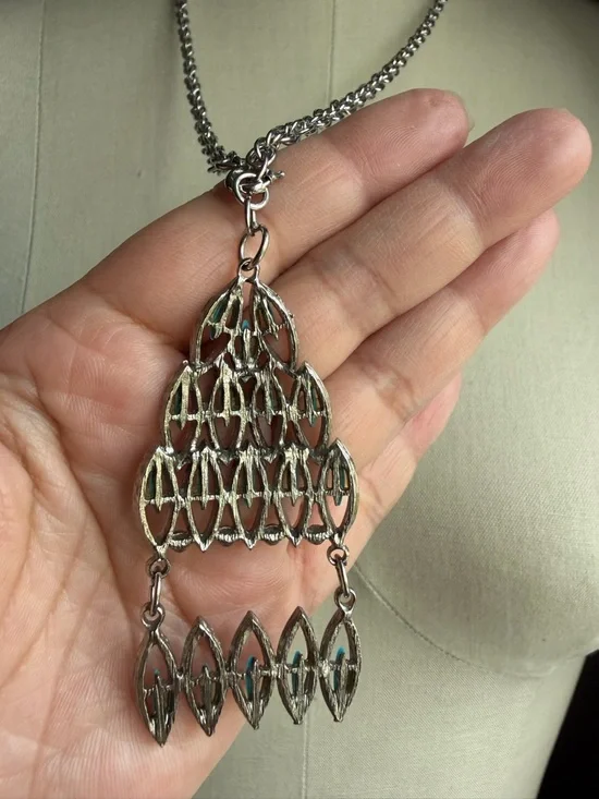 Vintage | Silver-tone Turquoise Color Pendant Dangle Bohemian 24 Inch Necklace - Picture 6 of 12